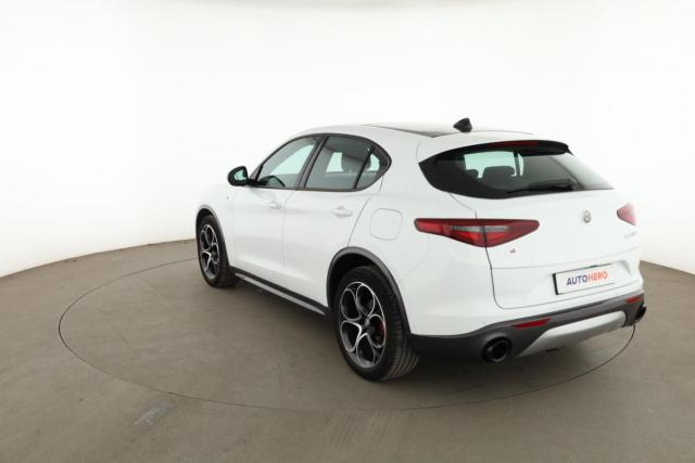 Alfa Romeo Stelvio image 7