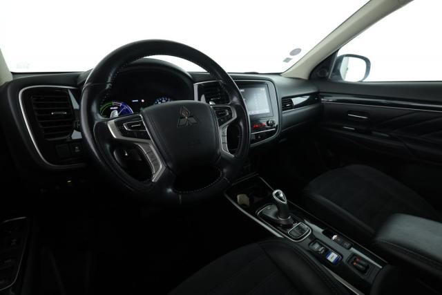 Mitsubishi Outlander image 9