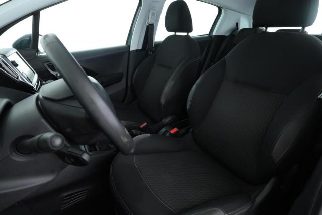 Peugeot 208 image 9