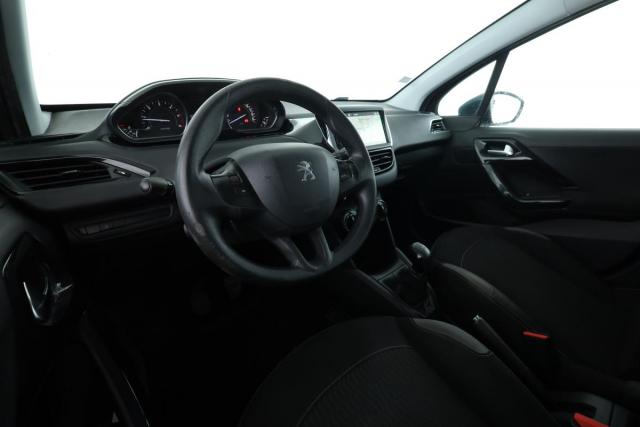 Peugeot 208 image 5