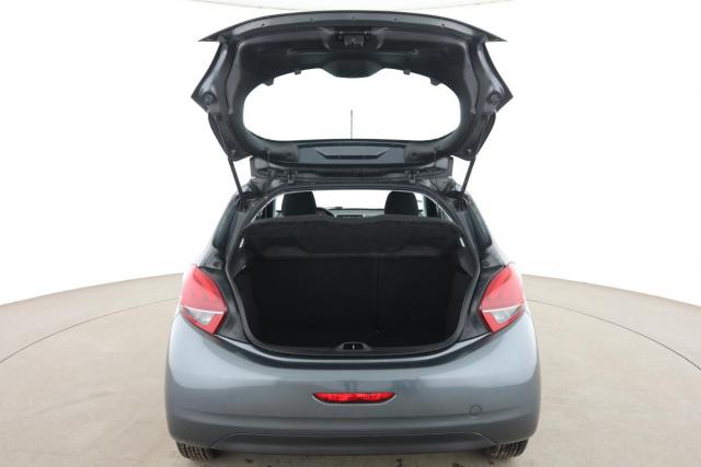 Peugeot 208 image 1