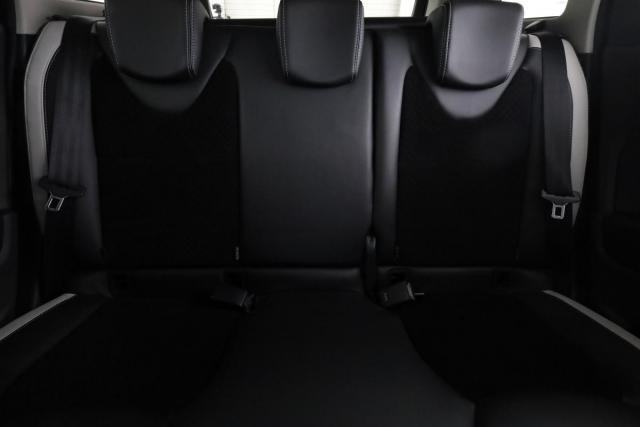 Renault Clio Estate image 3