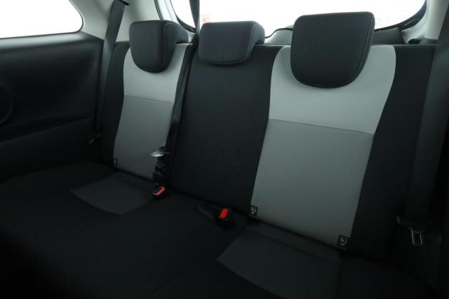 Toyota Yaris image 8