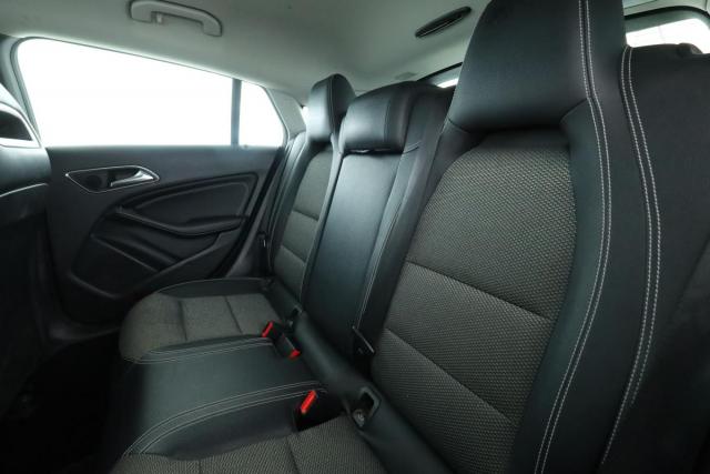 Mercedes Benz Cla Shooting Brake image 5