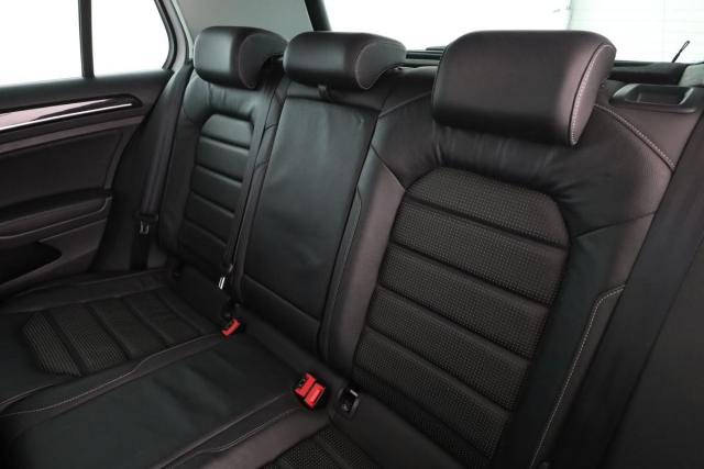 Volkswagen Golf image 6