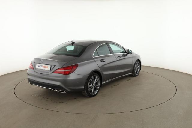 Mercedes Benz Cla image 9