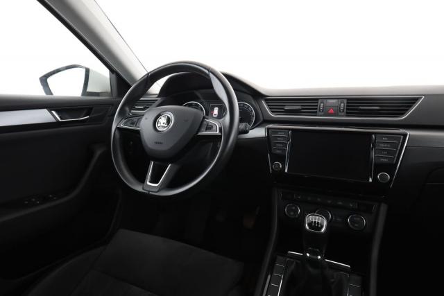 Skoda Superb Combi image 6