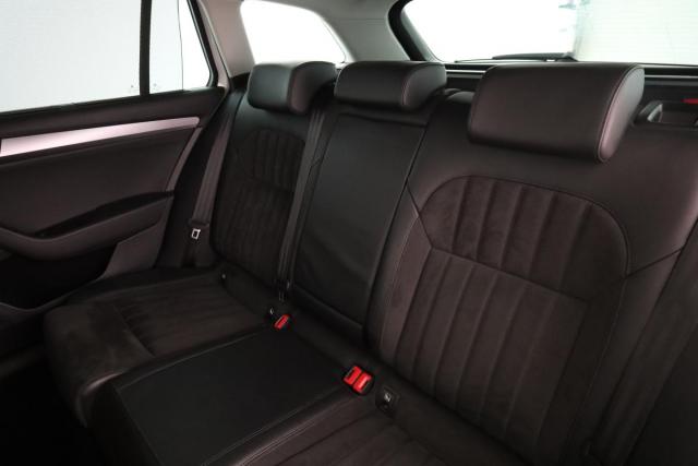 Skoda Superb Combi image 3