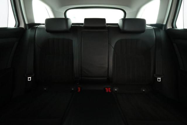 Skoda Superb Combi image 5