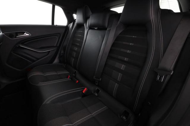 Mercedes Benz Cla Shooting Brake image 7