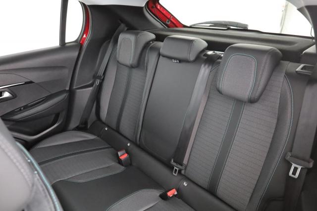 Peugeot 208 image 6