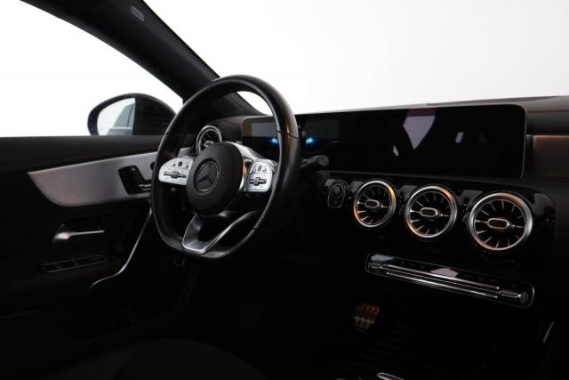 Mercedes Benz Cla Shooting Brake image 1