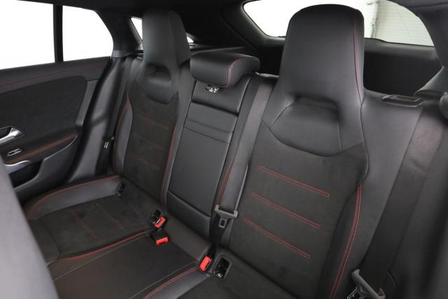 Mercedes Benz Cla Shooting Brake image 3