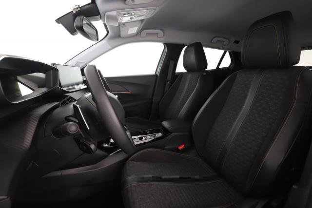 Peugeot 2008 image 8