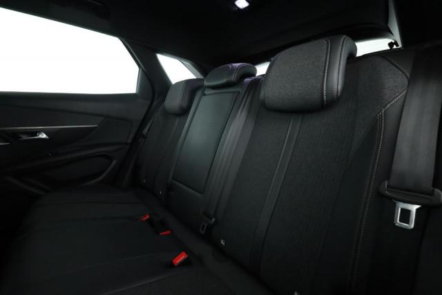 Peugeot 3008 image 2