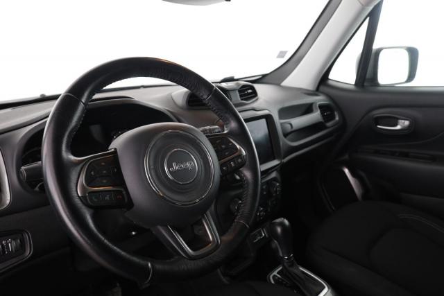Jeep Renegade image 9