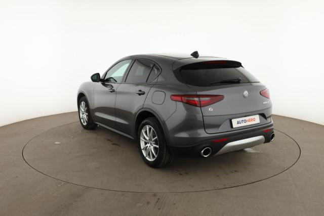 Alfa Romeo Stelvio image 7