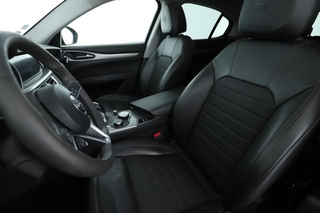 Alfa Romeo Stelvio image 8