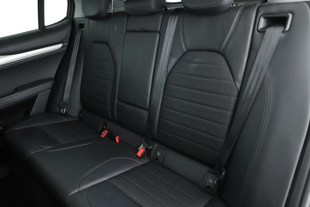 Alfa Romeo Stelvio image 6