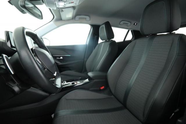 Peugeot 2008 image 1