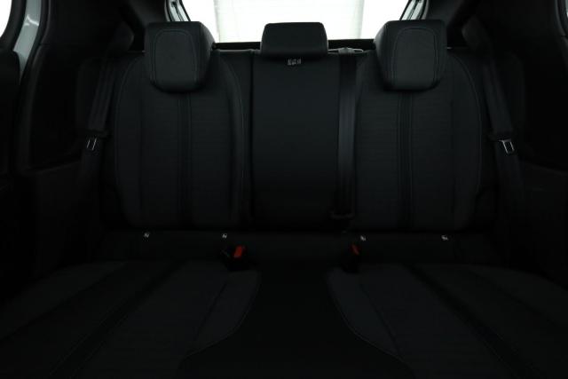 Peugeot 208 image 9