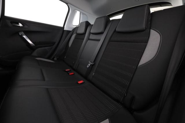 Peugeot 2008 image 2