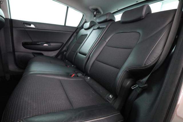 Kia Sportage image 6