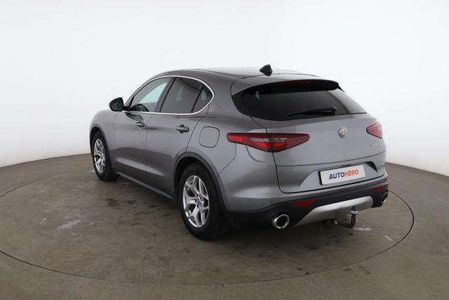 Alfa Romeo Stelvio image 2