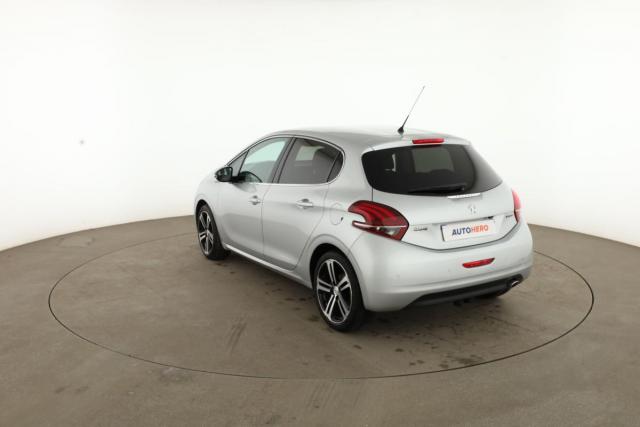 Peugeot 208 image 8