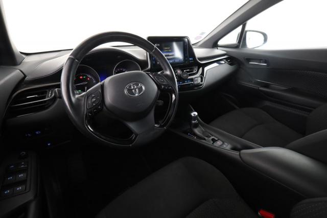 Toyota C-Hr image 8