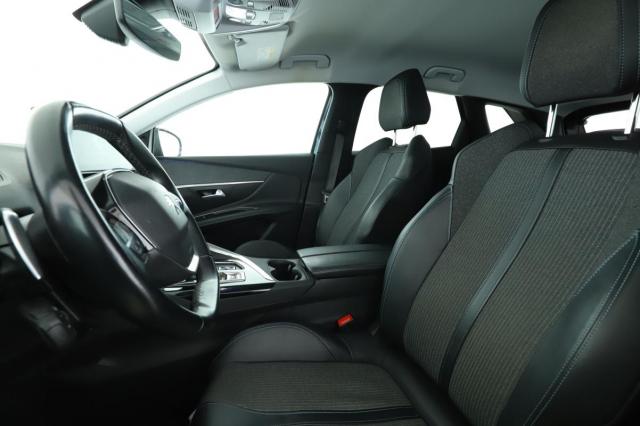 Peugeot 3008 image 1