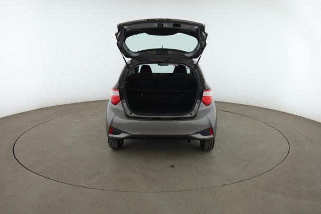 Toyota Yaris image 2