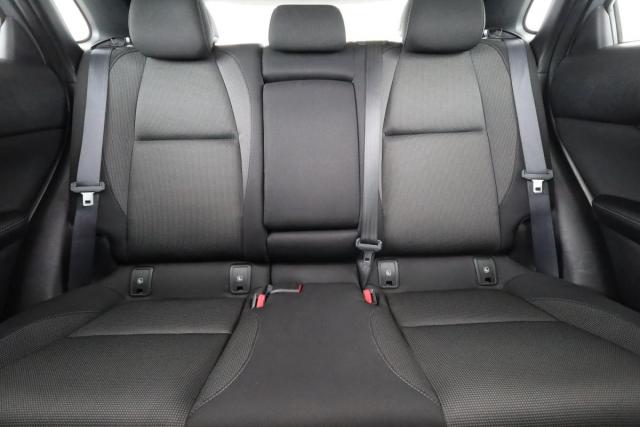 Mazda Cx-30 image 8