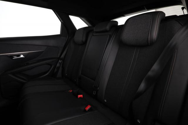 Peugeot 3008 image 3