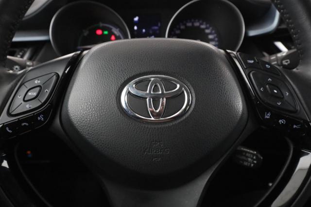 Toyota C-Hr image 5