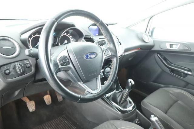 Ford Fiesta image 9