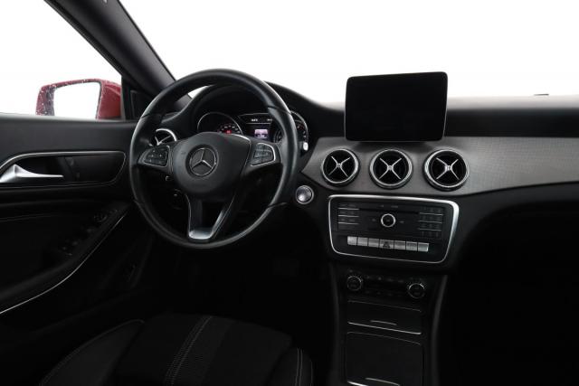 Mercedes Benz Cla image 8