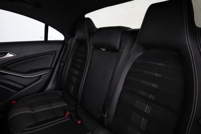 Mercedes Benz Cla image 9