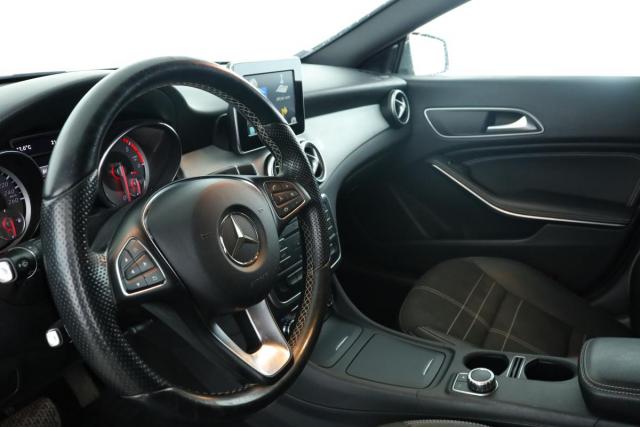 Mercedes Benz Cla image 5