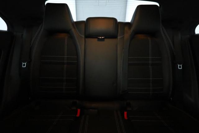 Mercedes Benz Cla image 3