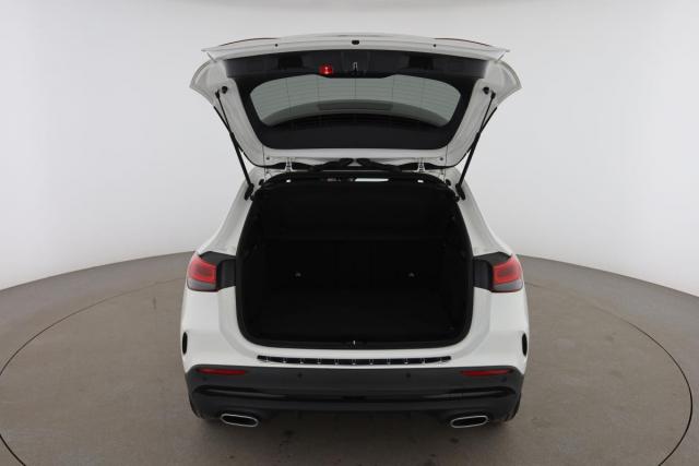 Mercedes Benz Gla image 8