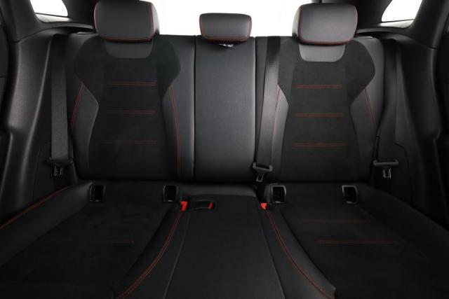 Mercedes Benz Gla image 1