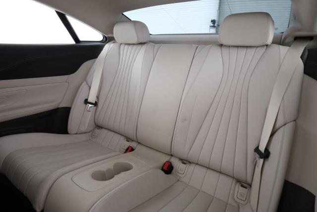 Mercedes Benz Classe E Coupe image 8