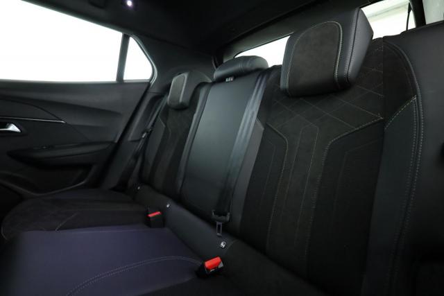 Peugeot 2008 image 6