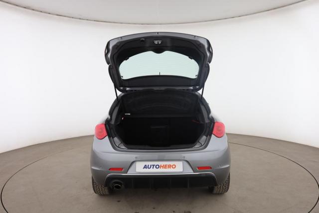 Alfa Romeo Giulietta image 5