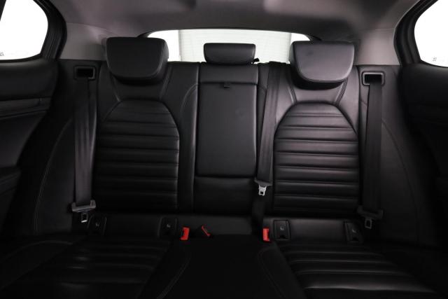 Alfa Romeo Stelvio image 2