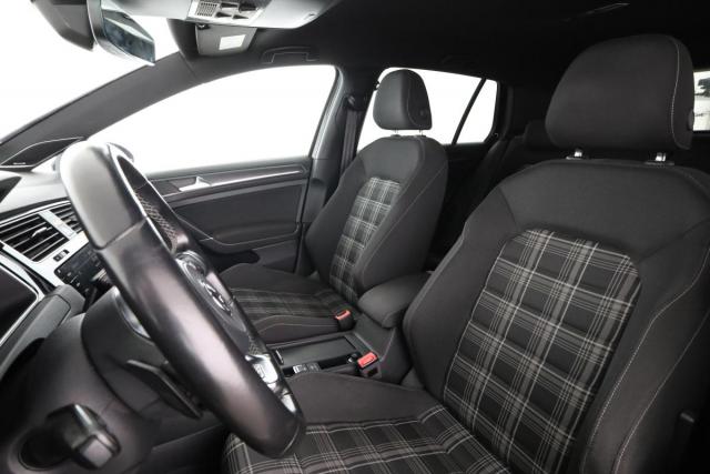 Volkswagen Golf image 3