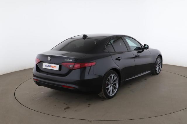 Alfa Romeo Giulia image 8