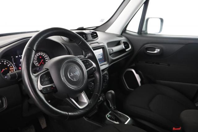 Jeep Renegade image 9