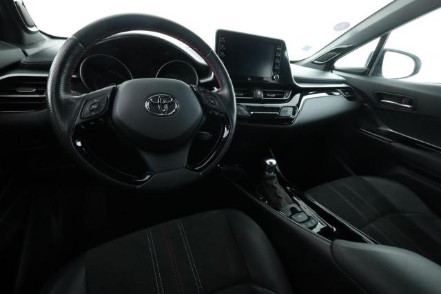Toyota C-Hr image 8